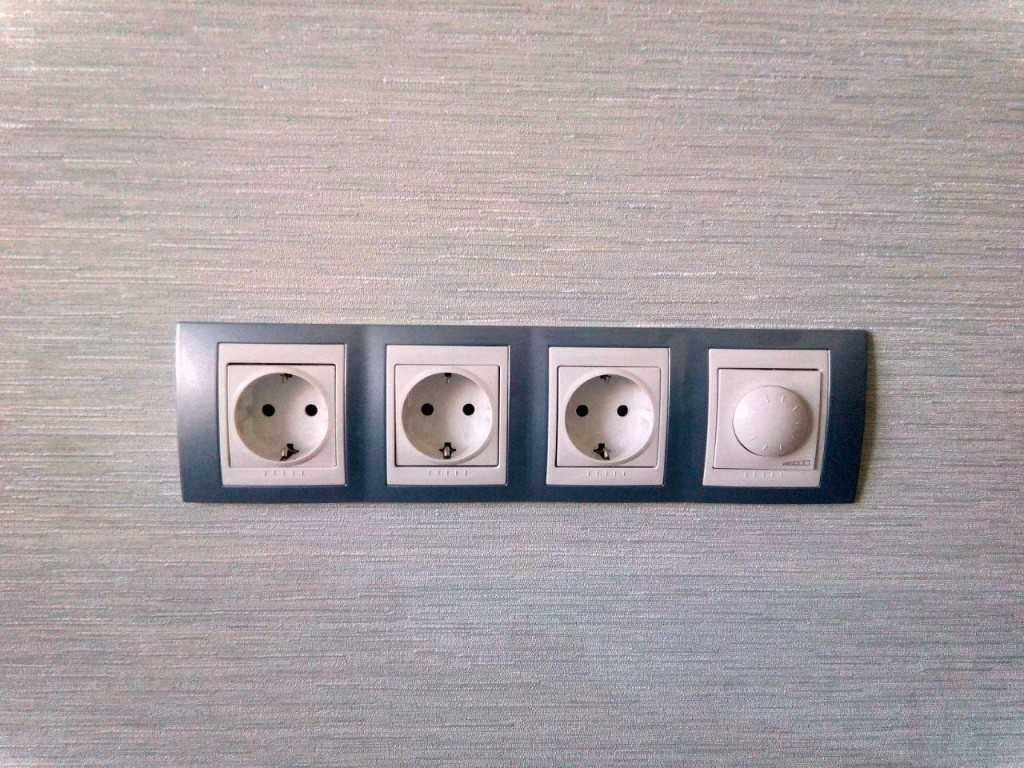 Установка розеток в Кургане